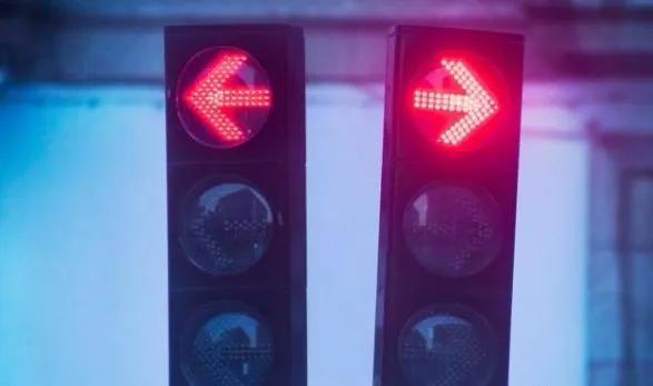 红灯右转扣九分罚200是不是真的,右转不用等红灯为啥扣6分罚款200