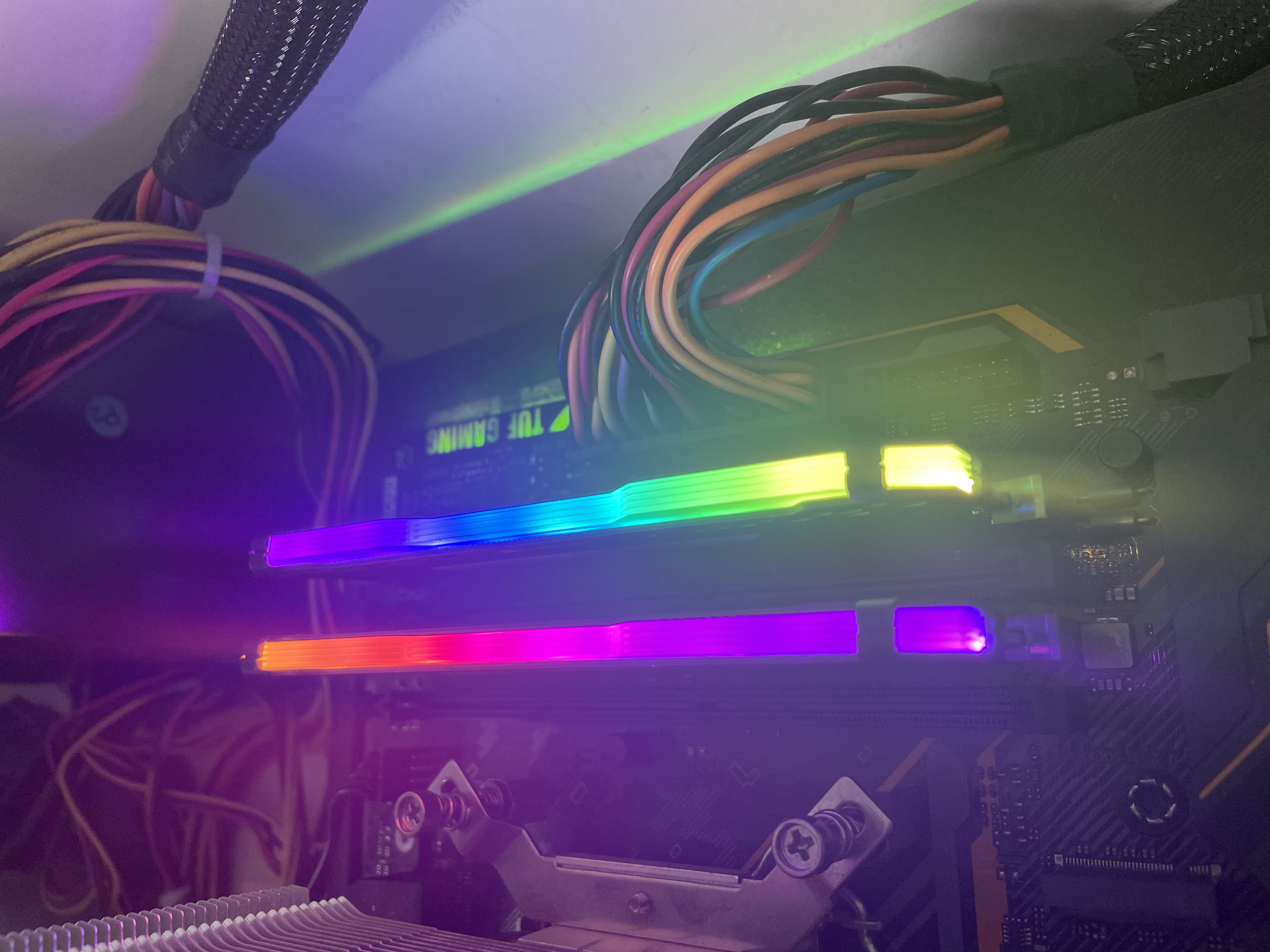 雷克沙3200内存条可以超频到多少,海盗船芝奇金士顿