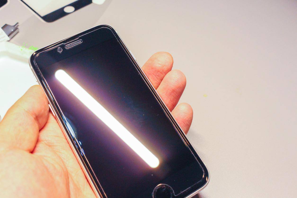 iphonese2钢化膜测评,iphonese2代钢化膜哪种好