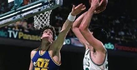 场均5.56帽！NBA又一大神去世！他的站帽太经典了