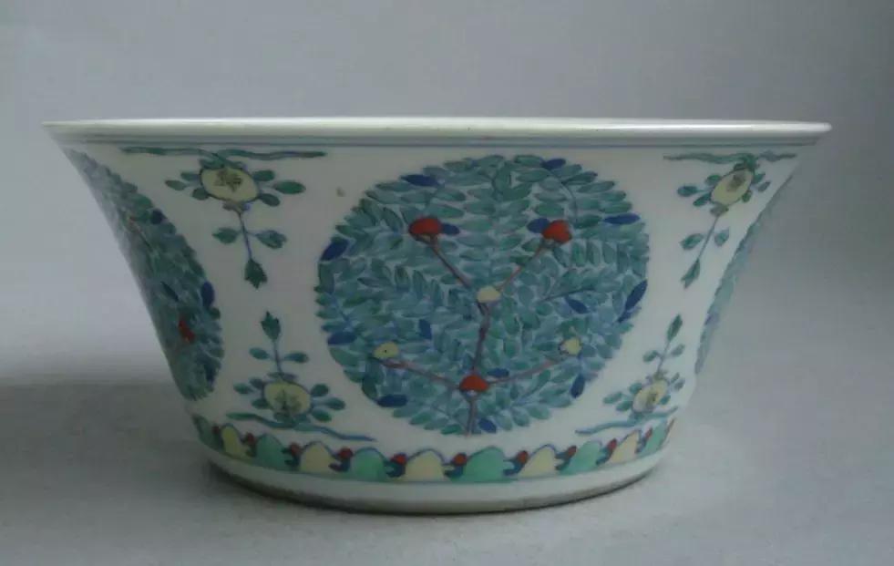 如何区分斗彩真假图片,五彩是斗彩的一种吗