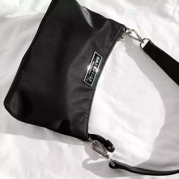 奶奶都嫌丑的旧包被Jennie背过后，半个地球的时尚博主疯狂求同款