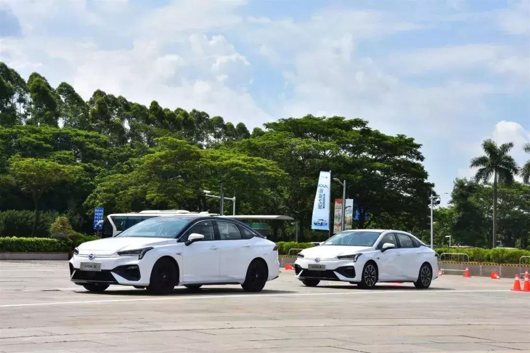 广汽埃安aions机械钥匙怎么使用,广汽埃安aions钥匙怎样换电池