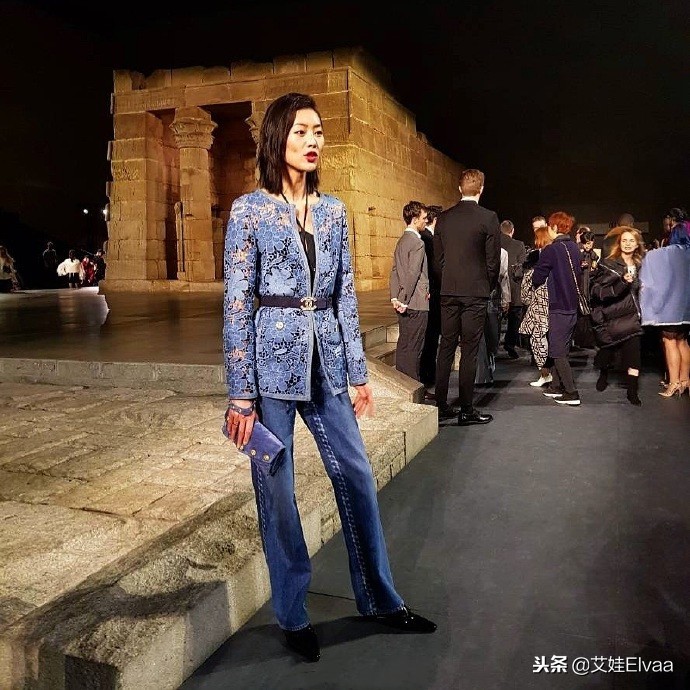 刘雯香奈儿走秀多还是奚梦瑶多,刘雯气质出众很有国际范的小姐姐