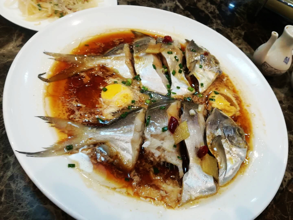 朋友生日请吃饭还得大家平摊买单,朋友生日请吃宴席