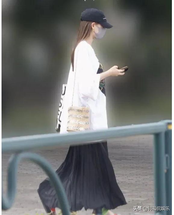 天文少女知念侑李与Trauden直美恋情曝光：疫情时家中约会