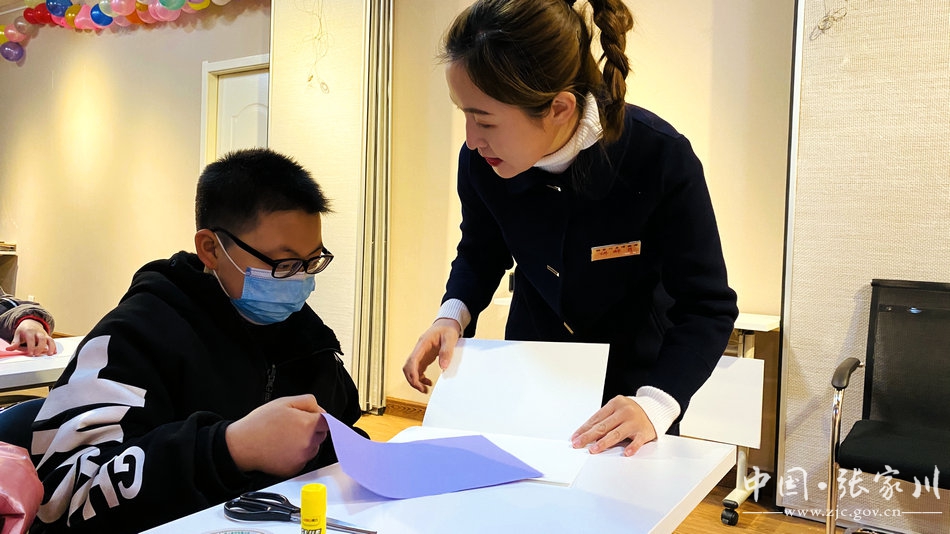 “我和*物文**贺新年”—张家川县博物馆开展2021年元旦贺卡制作社教活动