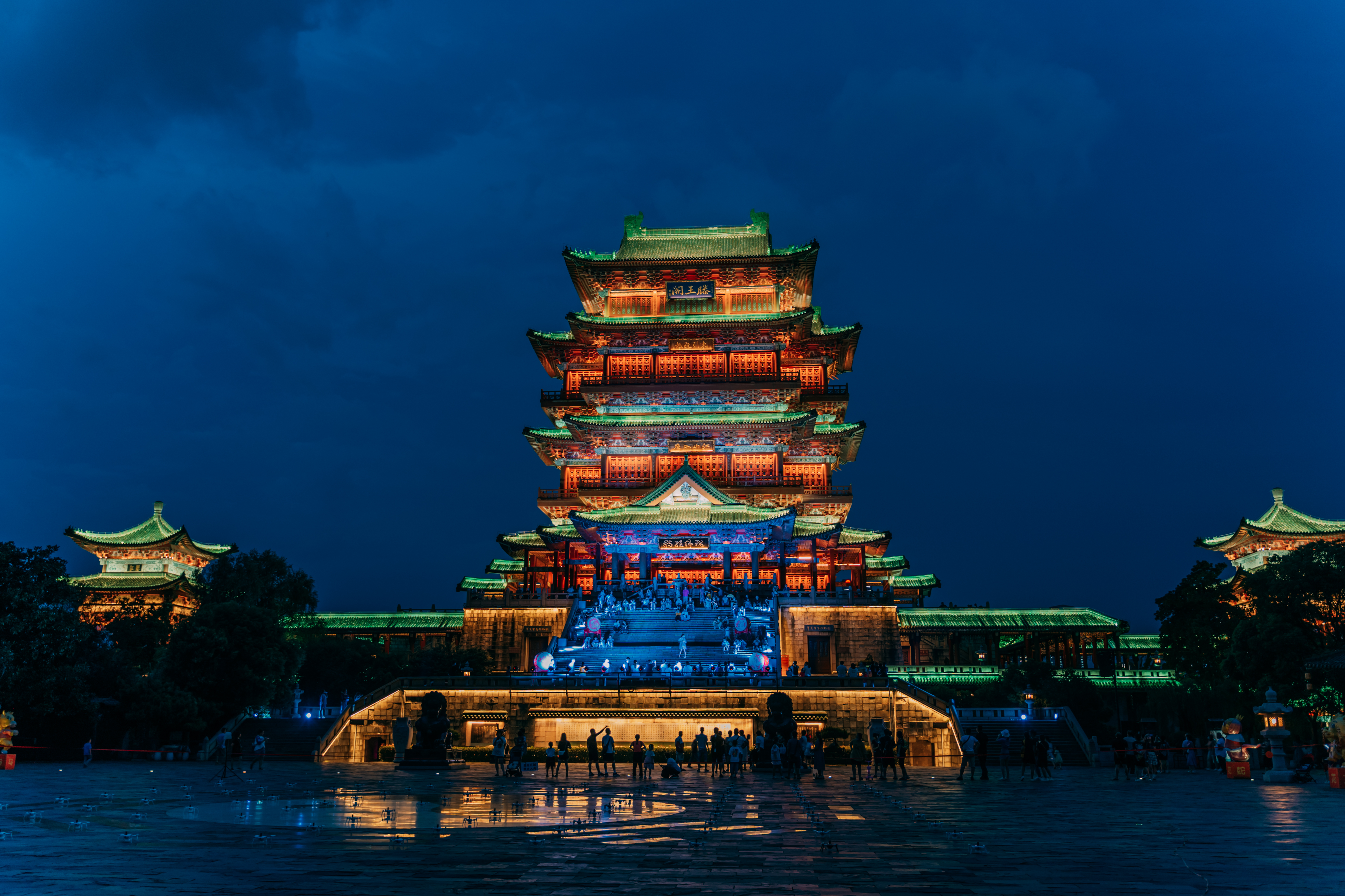 南昌之星摩天轮讲解,南昌之星摩天轮下面有什么玩