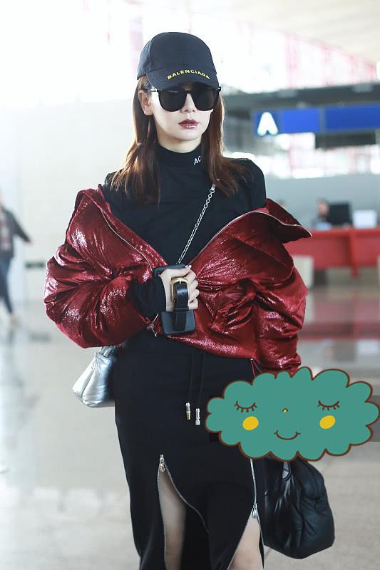 戚薇同款半身裙穿搭,戚薇穿毛衣搭配半身裙走时尚