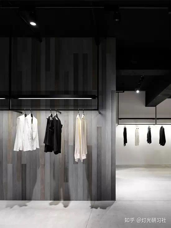 30平米服装店不吊顶灯光设计,怎么设计出高级感的服装店灯光
