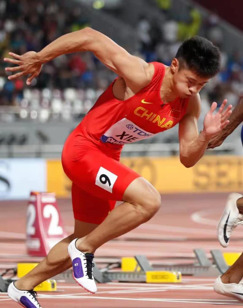 100米白人最快纪录9秒92,100米11秒17.800米什么水平