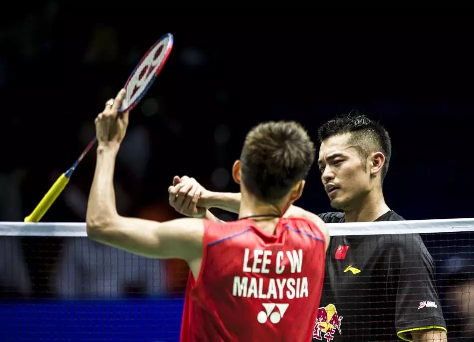 如何挑选一款适合自己的羽毛球拍,怎样给自己挑选合适的羽毛球拍