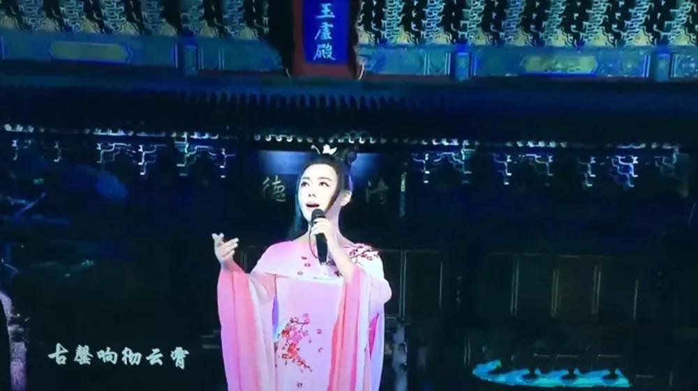 衣冠中的华夏汉服,汉服正式改名为华夏衣冠