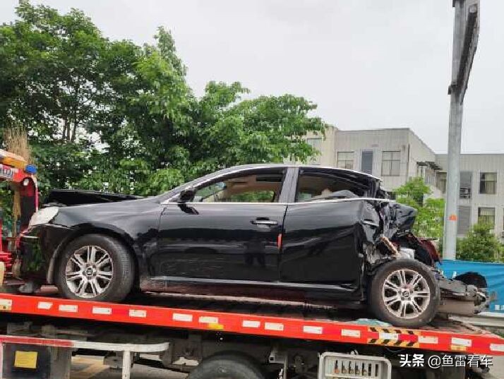 瑞麒g5碰撞25%,奇瑞瑞麒g5120公里时速碰撞