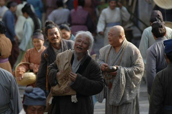 为何林黛玉一死，贾家就被抄了家？看她进荣国府，吃了啥恐怖丸药