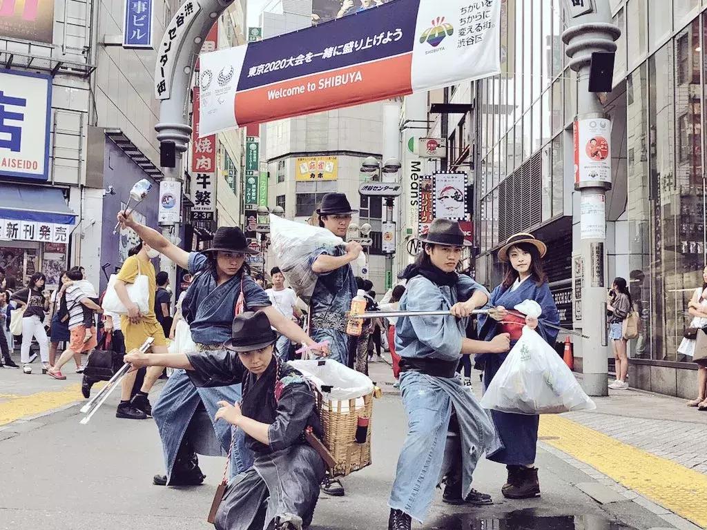 日本街头捡垃圾,日本人街头捡垃圾