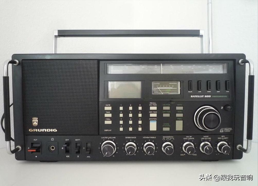 这是一款80年代根德公司推出的Satellit600多波段便携式收音机