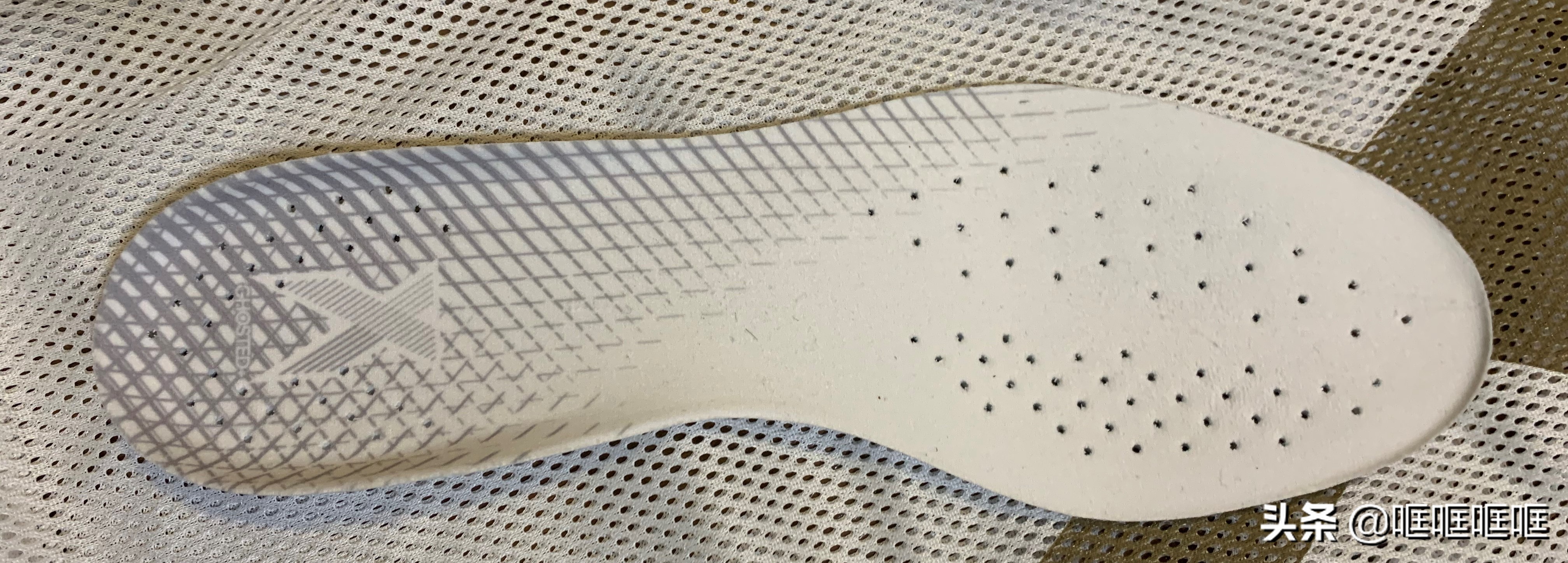 阿迪达斯足球鞋纯白猎鹰评测,阿迪达斯足球鞋xghosted实战