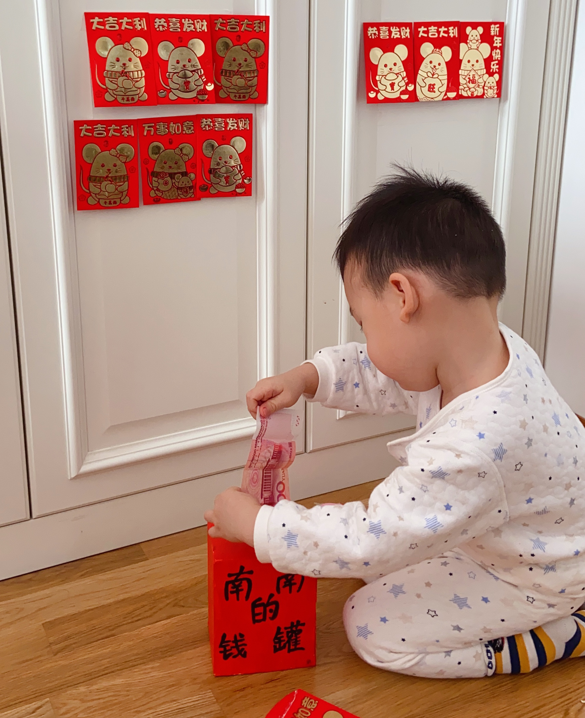 废纸箱可以做什么玩具,不用的废纸箱如何给孩子做玩具