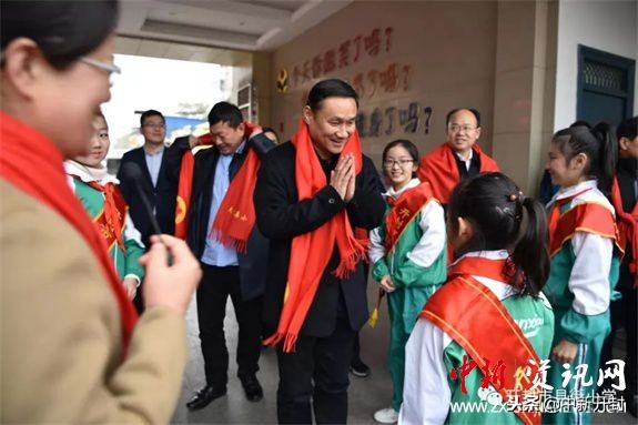 青岛市市长杯颁奖典礼,全市校园足球联赛圆满闭幕