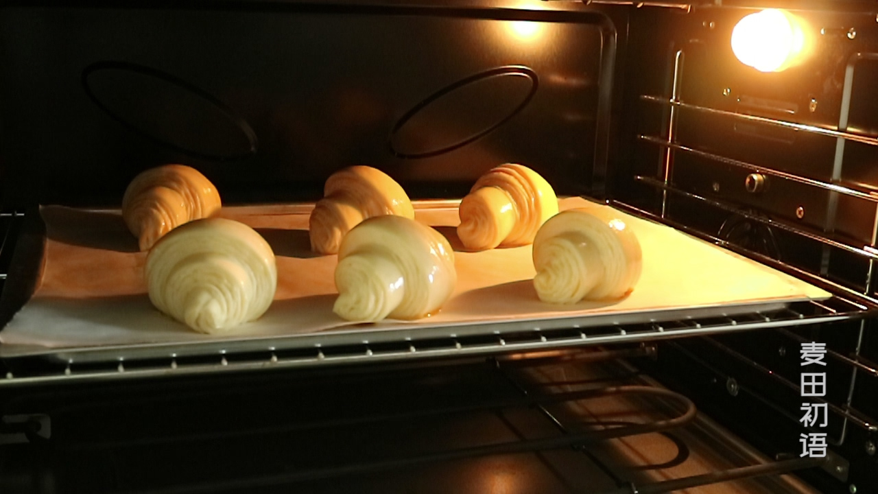 可颂机器开酥的正确方法和步骤,牛角包可颂面包开酥教程视频