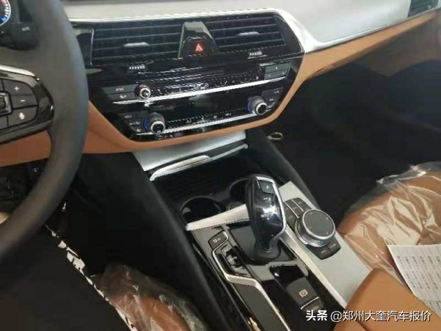 宝马520li报价,17款宝马520i和520li哪个好