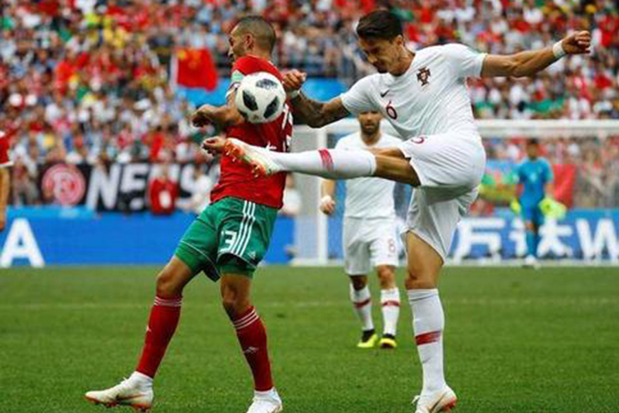 大脚解围顶头防守,大脚解围什么意思