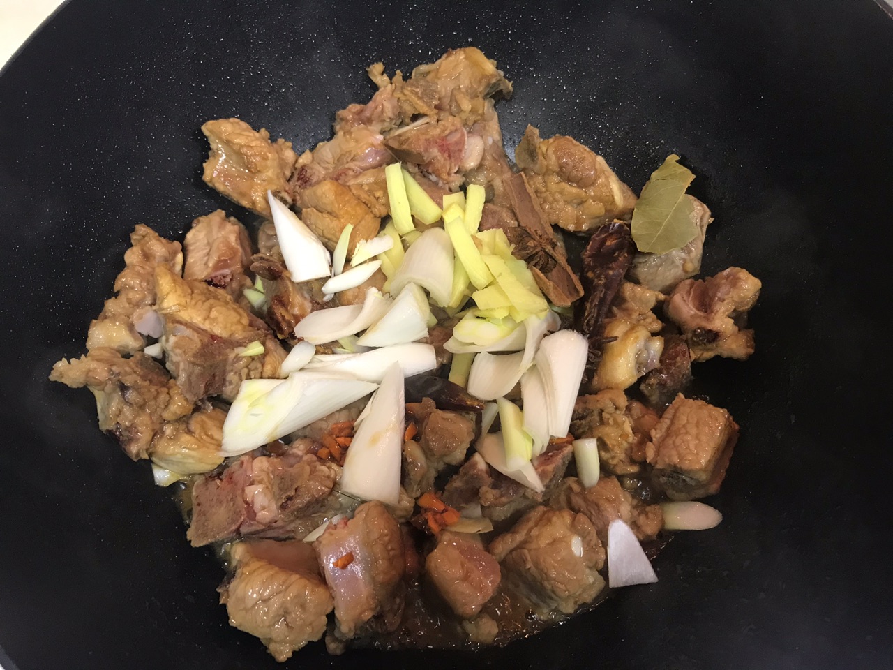 红烧排骨的家常做法最正宗的做法,红烧排骨最正宗的做法和步骤