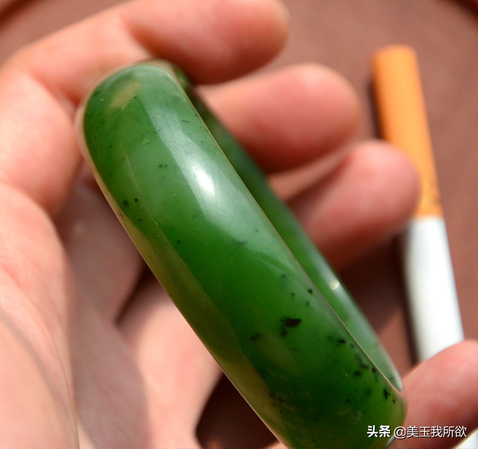 和田玉碧玉多色的手镯图片,和田玉手镯青玉图片