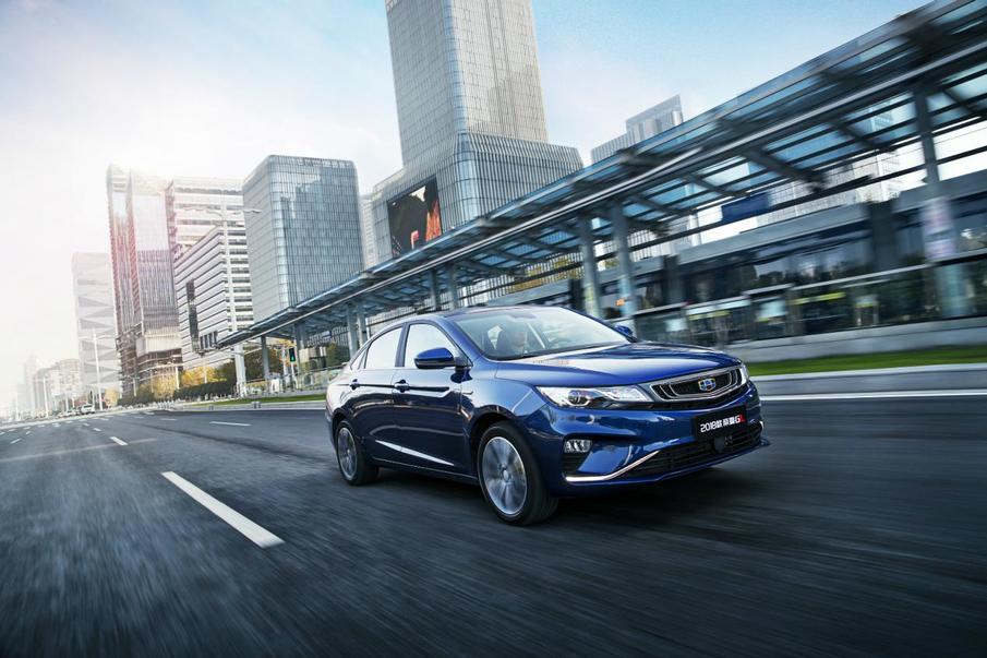 吉利帝豪衣锦还乡,花里胡哨的吉利帝豪