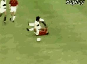 克鲁伊维特评价马拉多纳,克鲁伊夫还是马拉多纳厉害