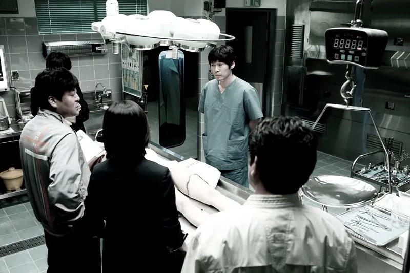 连环杀人案12年无一人能破电影,直击人心四部高分韩国犯罪电影