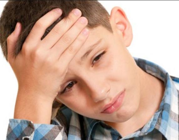 马上放暑假孩子快来检查视力,孩子假期单眼视力骤降