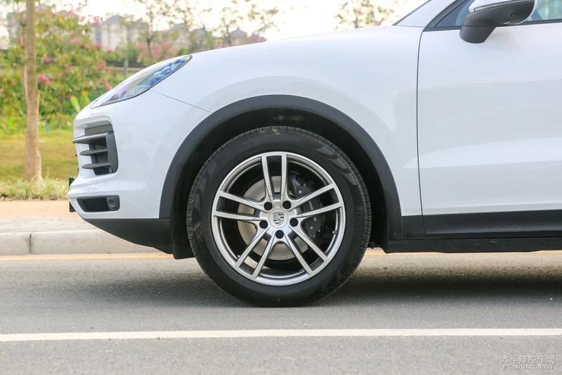 保时捷2024款卡宴coupe石英灰街拍,保时捷卡宴coupe2024款音响效果