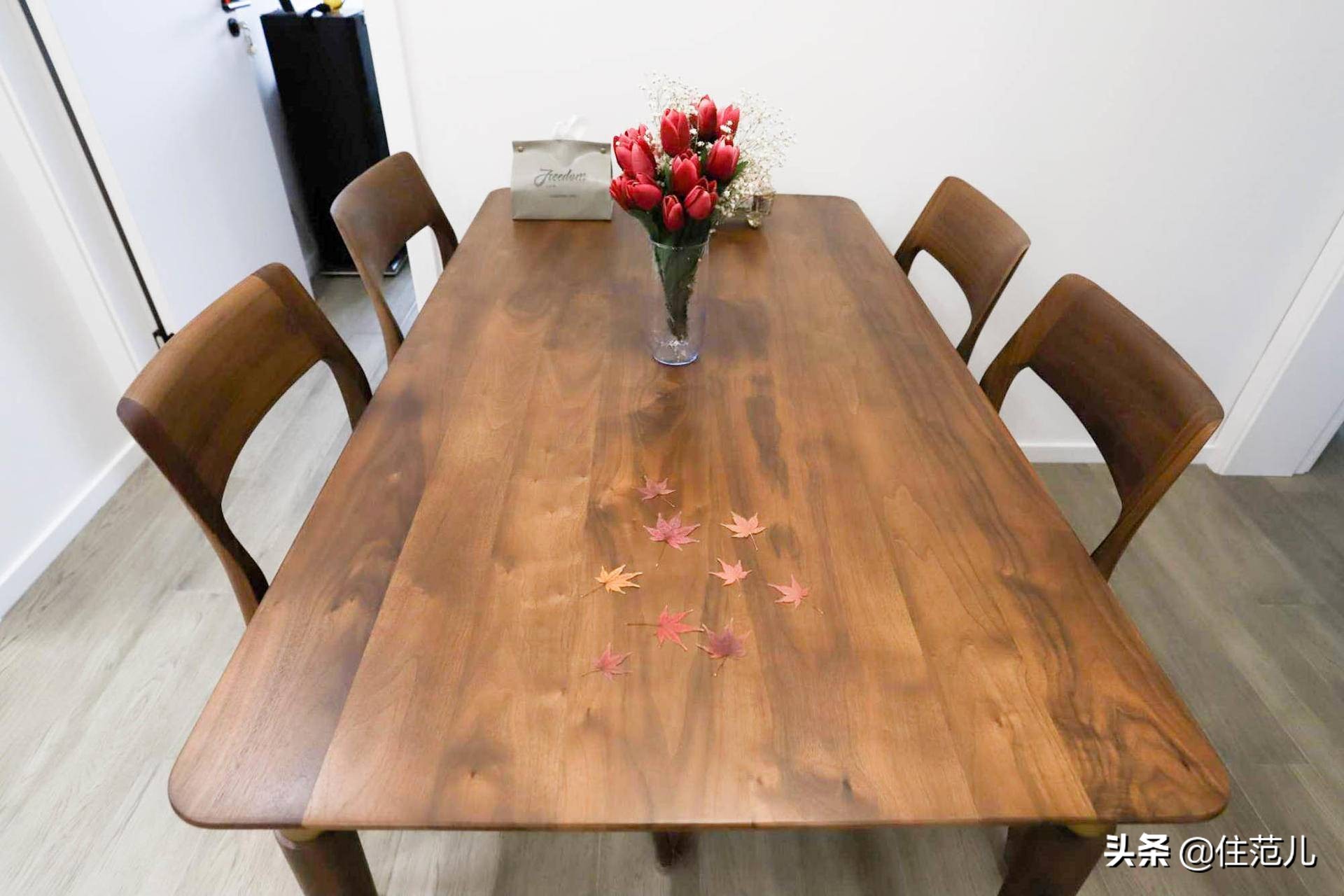 58㎡两室一厅，小户型也能拥有中岛厨房，父母硬核装修胜过年轻人