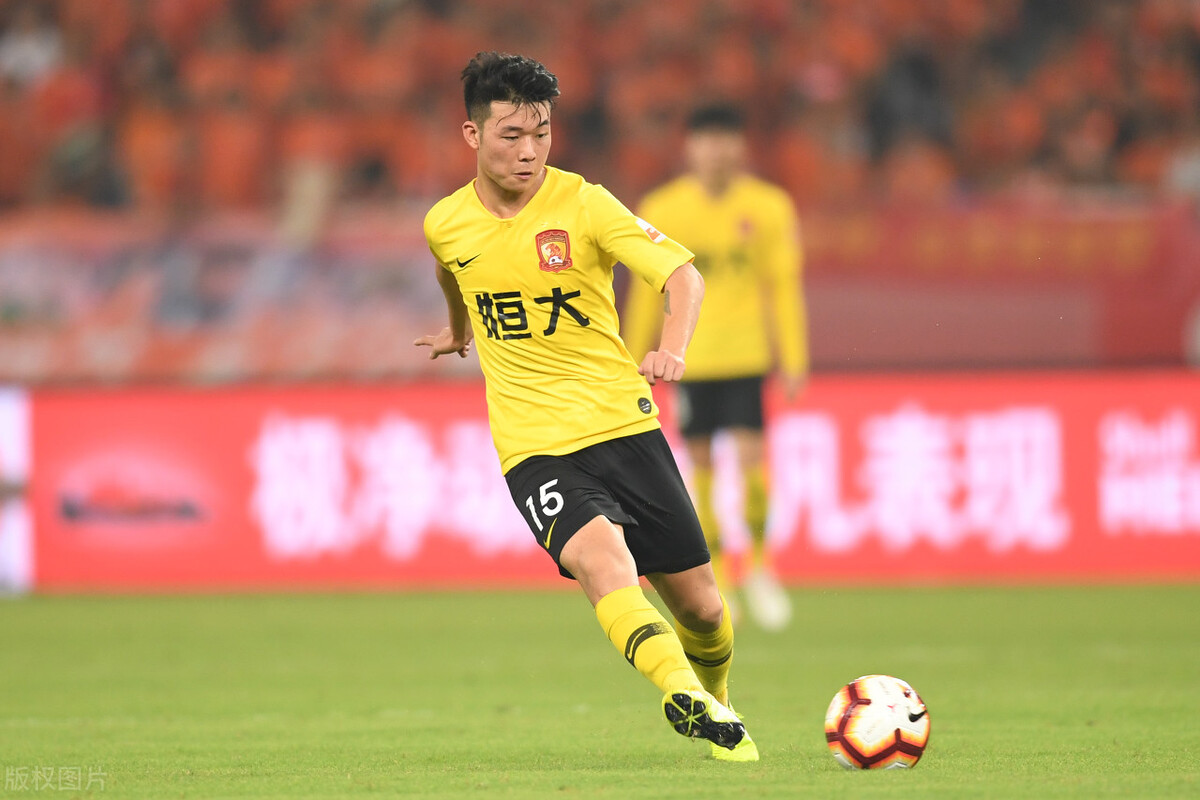 普通人如何成为国家运动员,职业足球运动员都要经历哪些过程