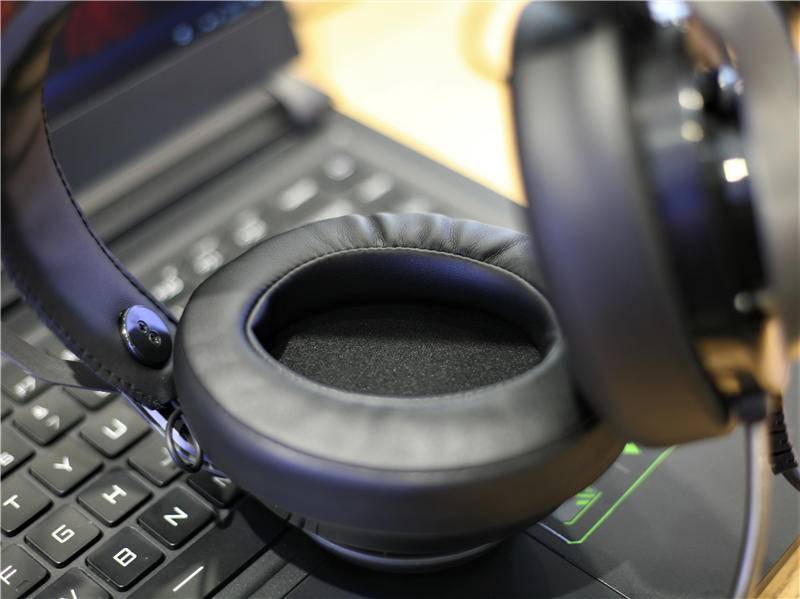 入耳式蓝牙游戏耳机gx05,电竞g5头戴式耳机