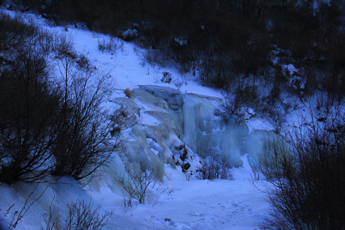 光鹿跑兵冰徒步,秦岭光鹿跑冰穿越攻略