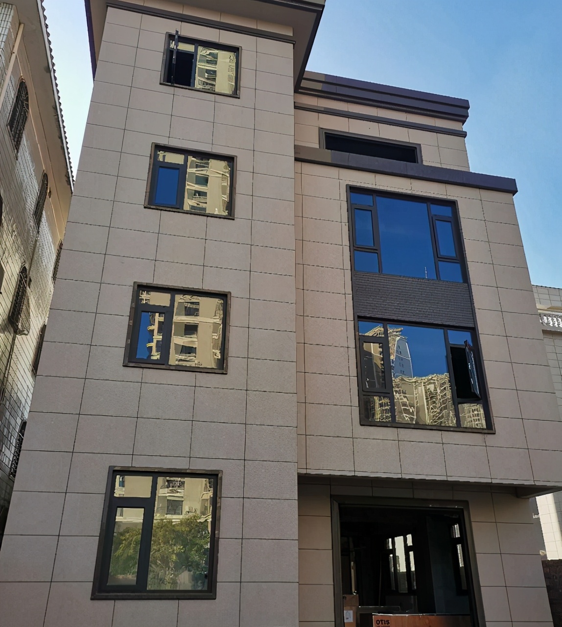 门窗十大品牌照片,门窗十大品牌前100名