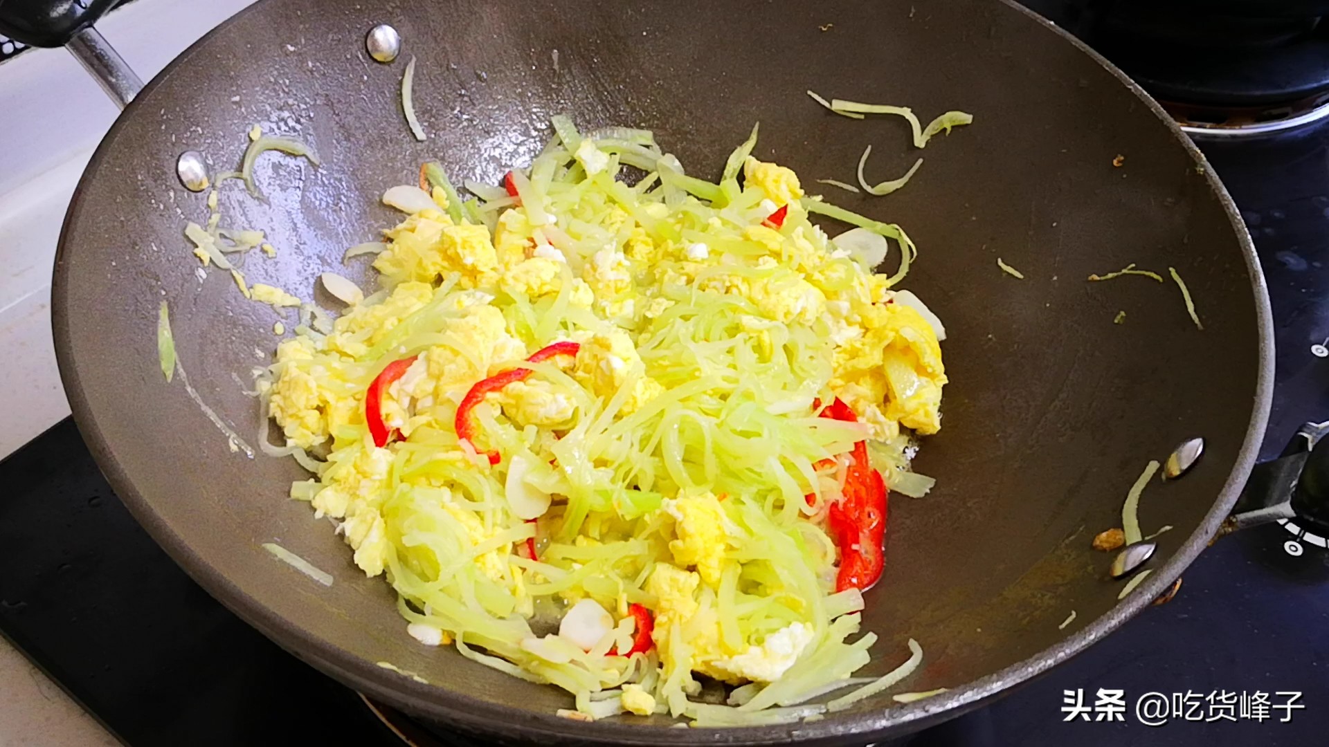 莴笋炒以前需要焯水吗,莴笋要焯水炒吗怎么炒