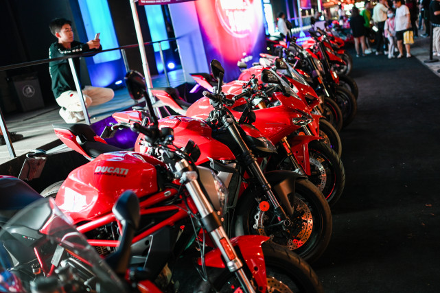 西安MG超玩会满月礼暨杜卡迪车友会在西安MIAMICLUB举办