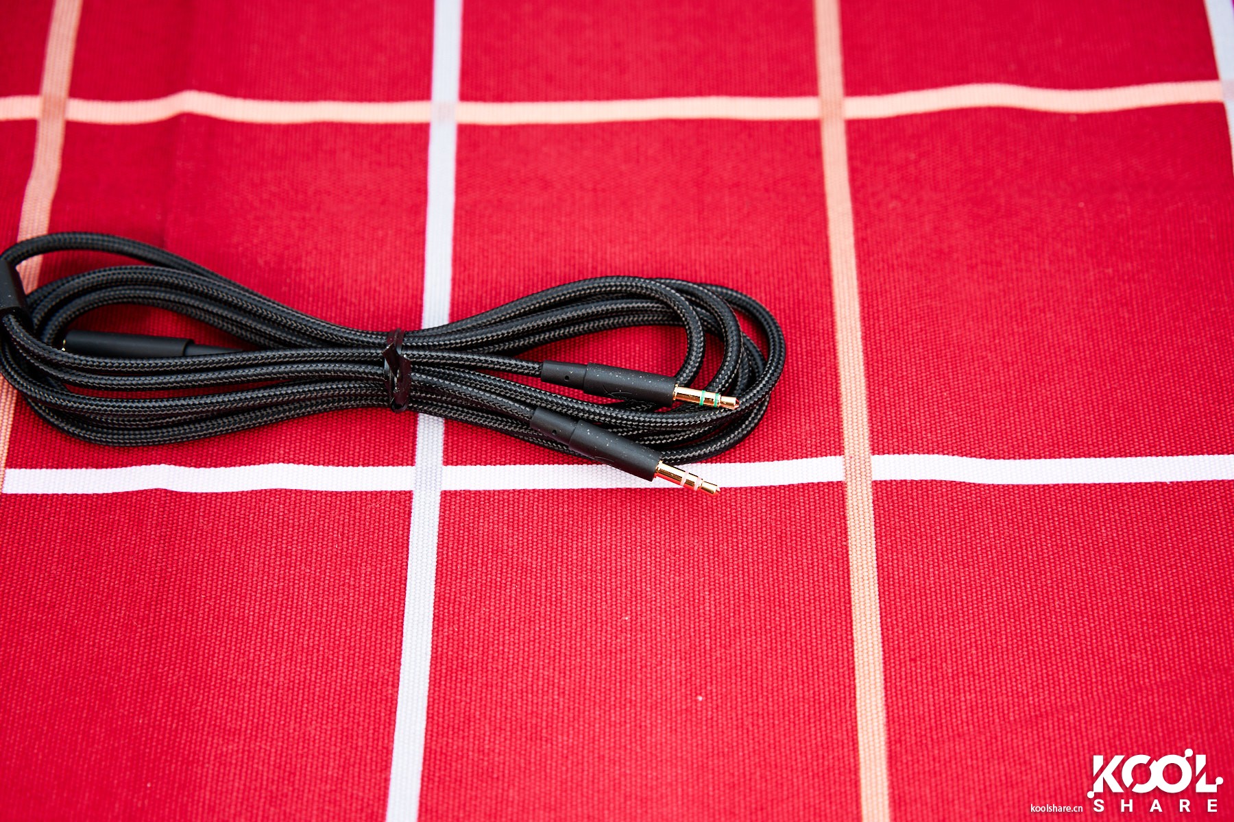 猛禽strix7.1耳机测评,华硕猛禽和金士顿黑鹰