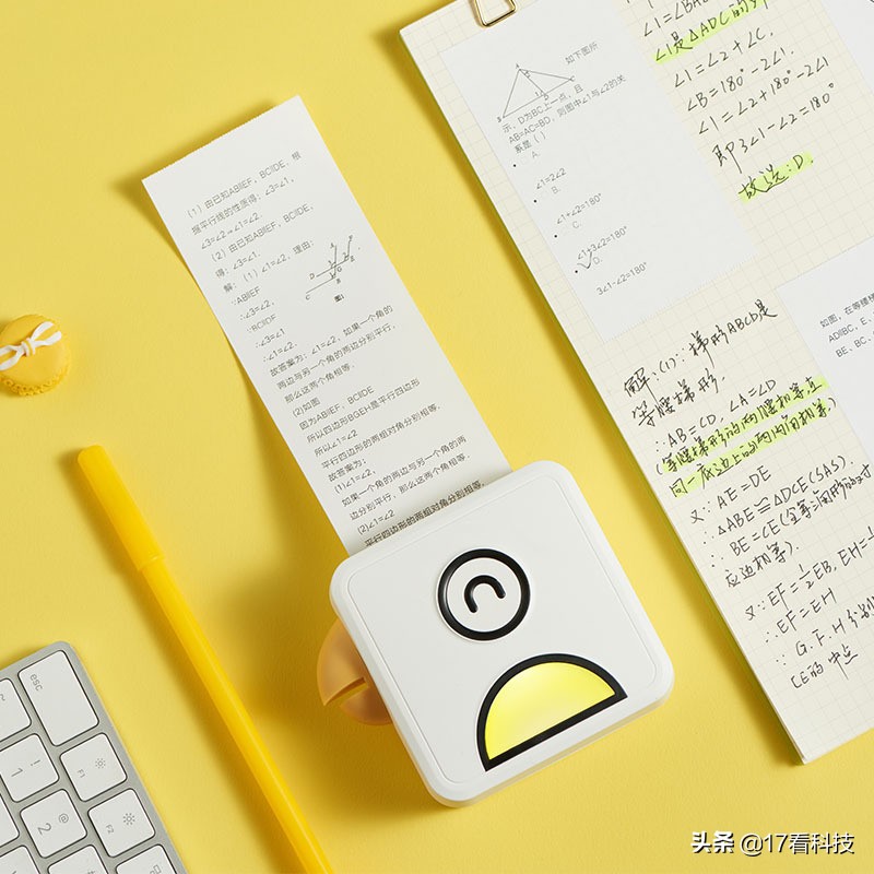 机身手掌大小，高精度打印头，图像清晰能保存22年，滑动开盖换纸