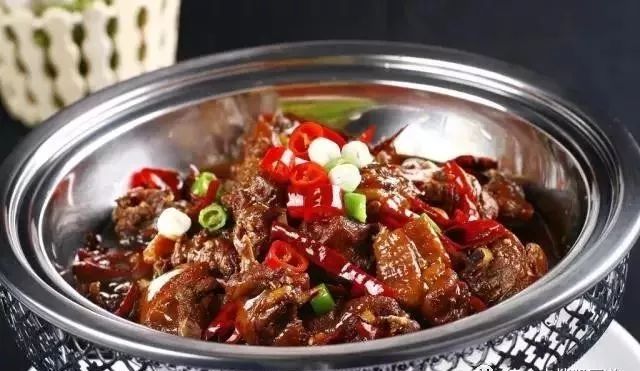 绝佳美味独特的干锅鸭,干锅鸭特色美食视频