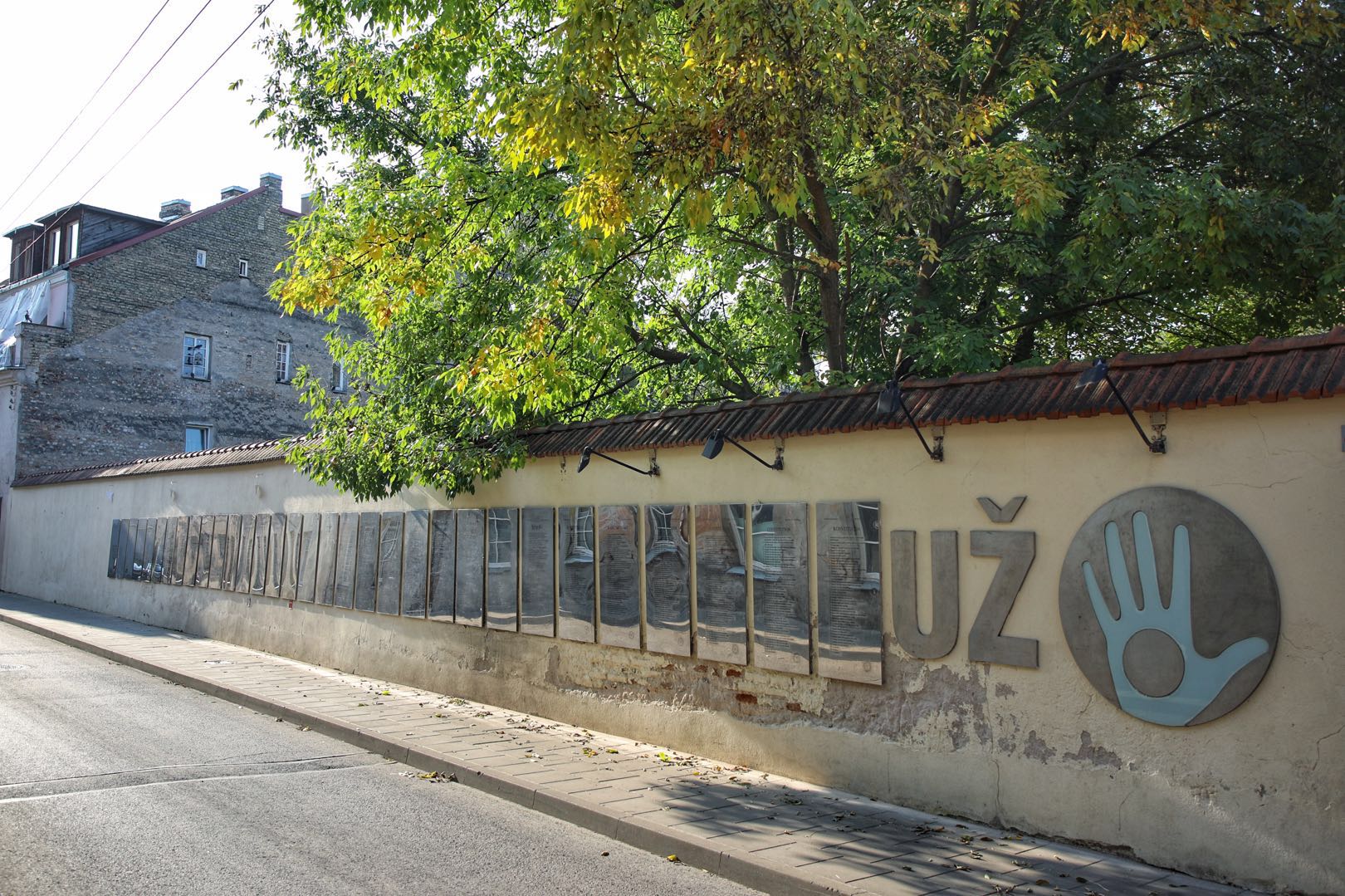 首都位置最奇葩的国家,世界最神奇的首都