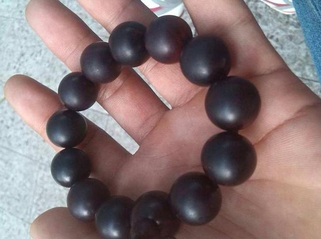 小叶紫檀手串补救方法,小叶紫檀手串包浆后可以用手盘吗