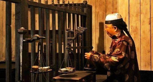 清朝首富和珅现状,沈万三胡雪岩和珅最后下场