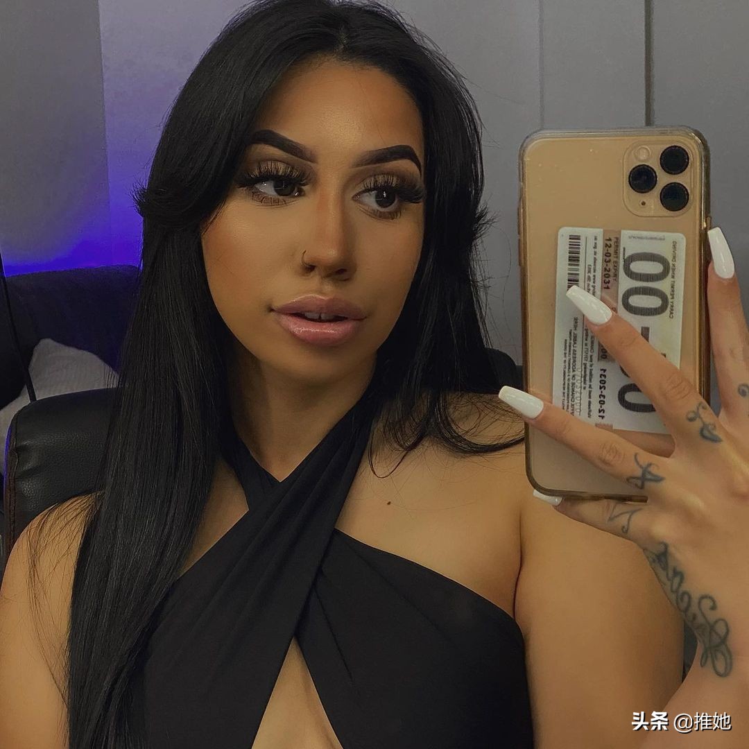 21岁美女,月薪5万的高一辍学生,是一名工地交通协管员