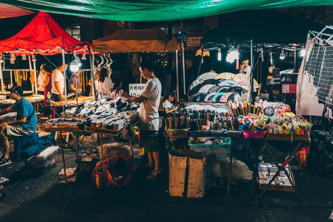 中国一年四季最火爆的夜市,这些最好逛的地摊夜市你去过几个