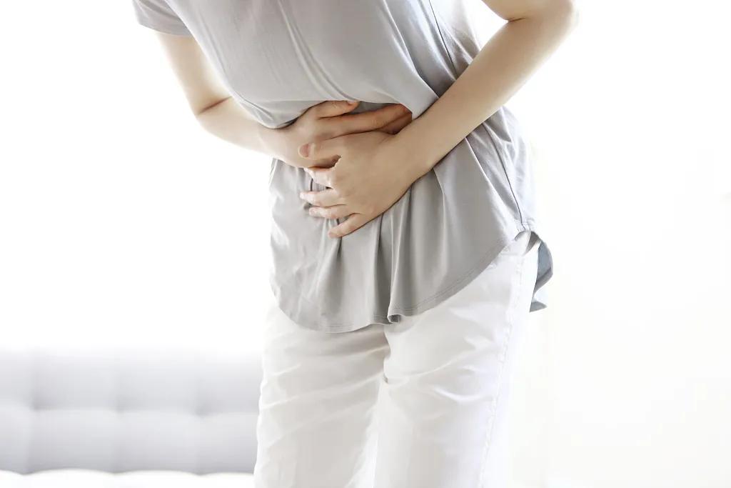 和男朋友吵架胸闷憋气,跟男朋友吵架胸闷心慌